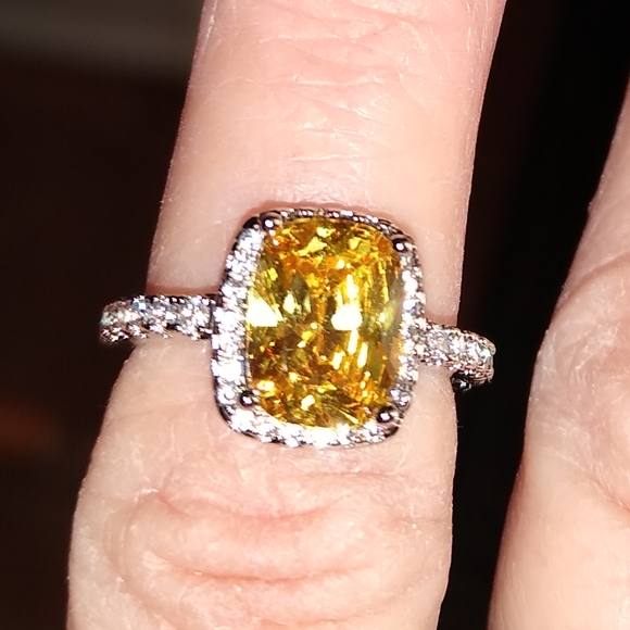 NWT YELLOW SAPPHIRE RING - Picture 2 of 5
